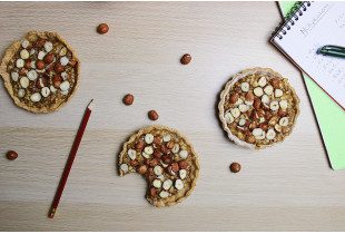 Les tartelettes au caramel crémeux et à la noisette